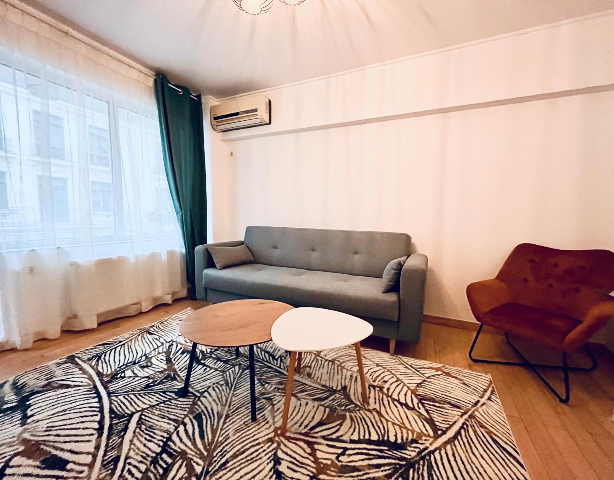 Cozy With Balcony Apartament