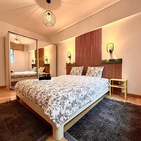 Cozy Apartment With Balcony Bucharest Exterior photo